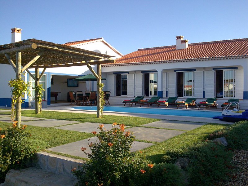 Somewhere 2 Rent Portugal Aljezur Self Catering, Villas